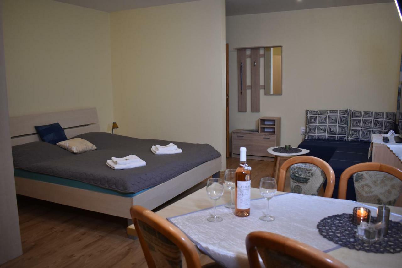 Appartement Beska à Bešeňová Extérieur photo